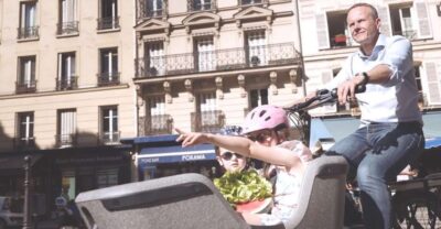 Paris Kids tour - Starting at Meyerbeer Opéra: getting on bikes without fuss