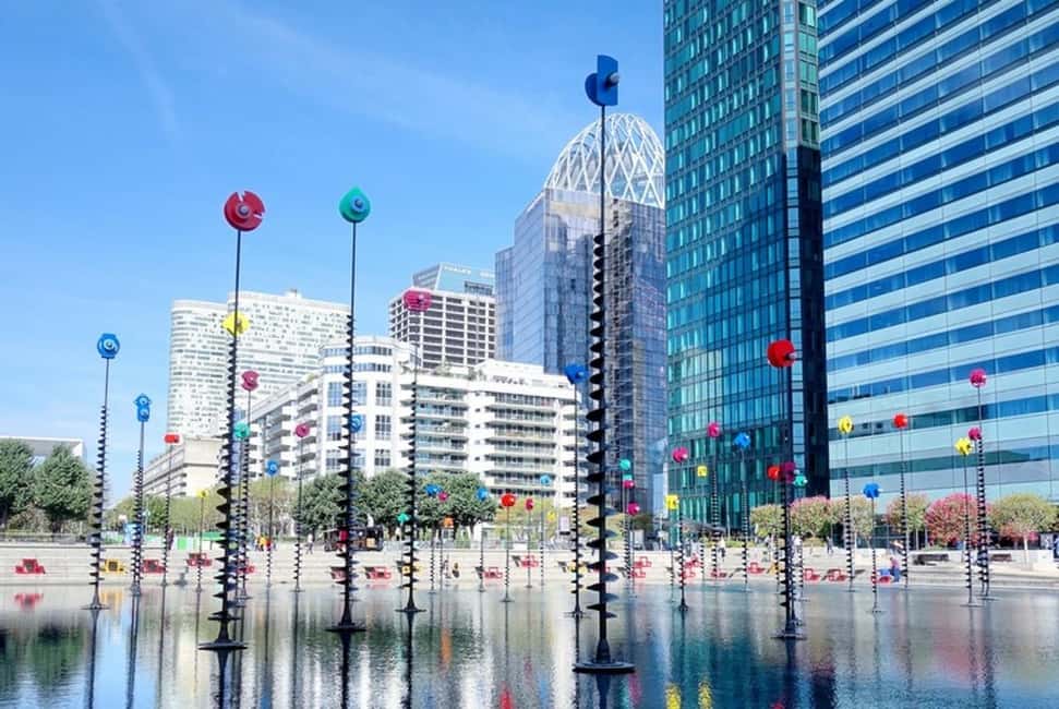 Paris: La Défense Modern District Walking Tour - Who should book this tour?
