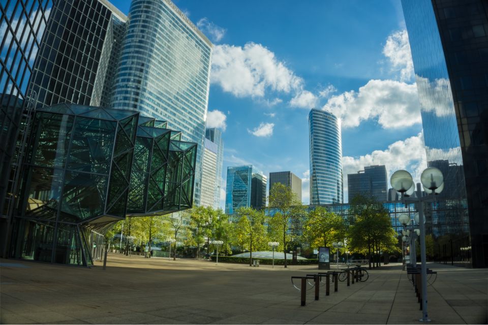 Paris: La Défense Private Guided Tour - First Stop: The Grande Arche and Its Big, Sleek Impression