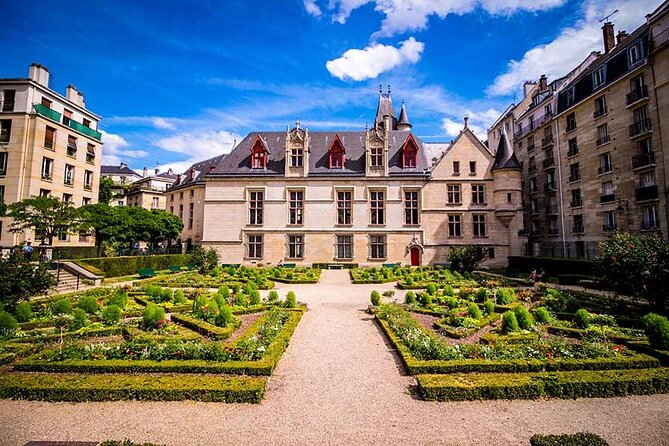 Paris Landmarks & Crepes - Notre-Dame and Saint-Germain-des-Prés: where Paris gets personal