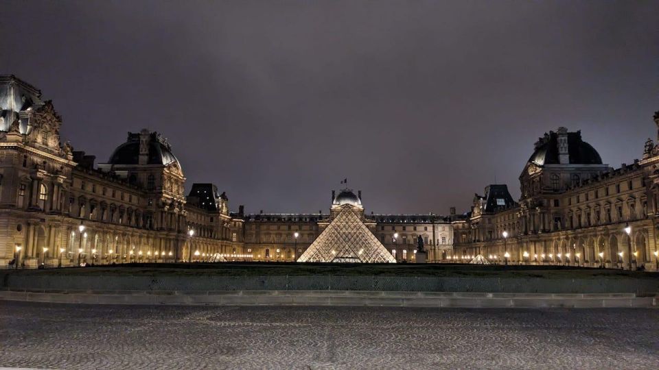 Paris : Late Night Louvre Tiny Group Tour - Why a late-night Louvre tour feels calmer (and still hits the classics)