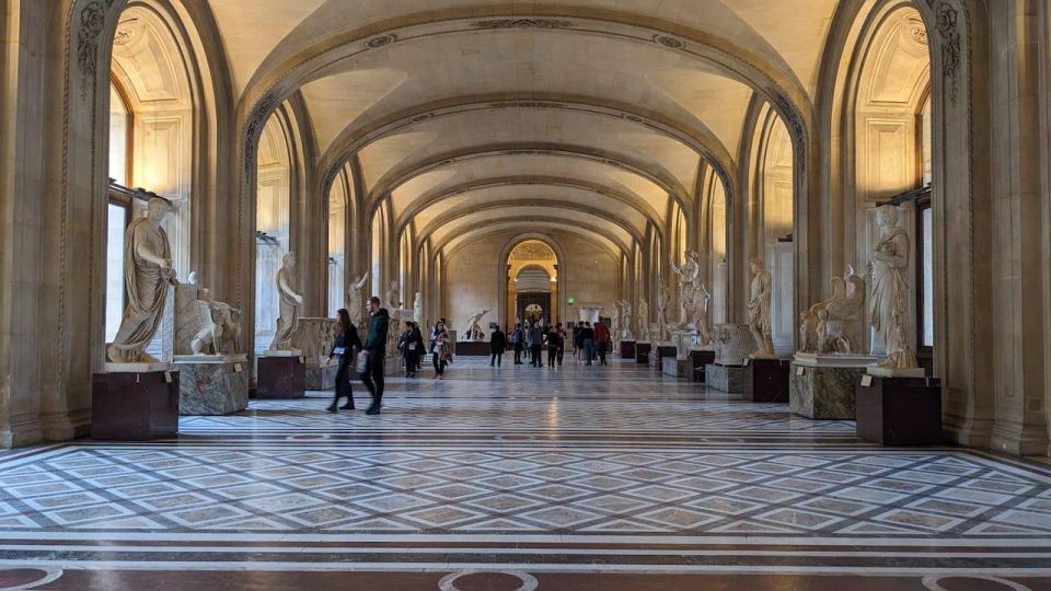 Paris : Late Night Louvre Tiny Group Tour - Ancient worlds at a calmer pace: Egyptian Antiquities and Greek and Roman sculpture