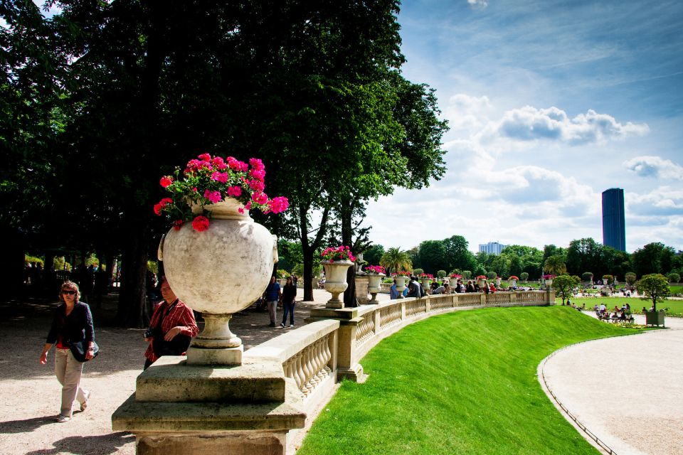 Paris Latin Quarter 2-Hour Private Walking Tour - Key Things You’ll Notice on This Latin Quarter Walk