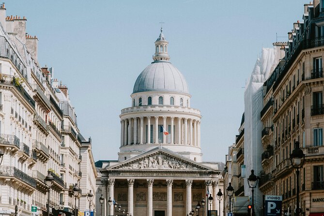 Paris Latin quarter: Private walking tour with a local guide - Île Saint-Louis: a “small island” break from the main rush