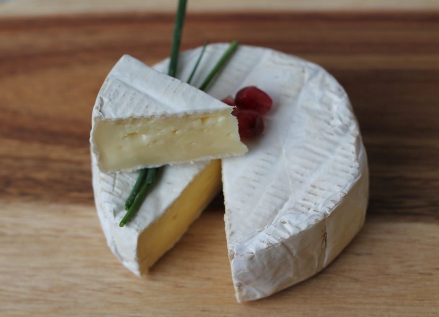 Paris: Latin Quarter Traditional Food Tour with Full Meal - The savory-to-sweet rhythm: from slow-cooked comfort to dessert picks