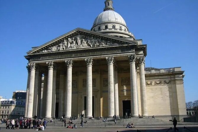 Paris Latin Quarter Walking Tour plus Seine River Cruise Option - Stop 6: Eglise Saint Julien Le Pauvre and the Old Tree Courtyard
