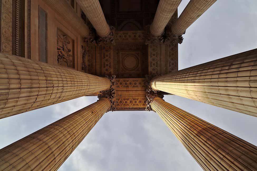Paris: Latin Quarter Walking Tour with Local Guide - Rue de la Huchette and the La La Land vibe: small street, big mood