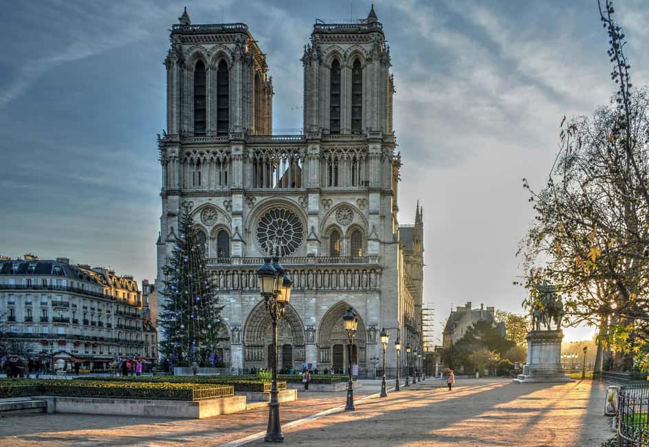 Paris: Latin Quarter Walking Tour with Local Guide - Luxembourg Gardens finish: views, calm, and a smart landing