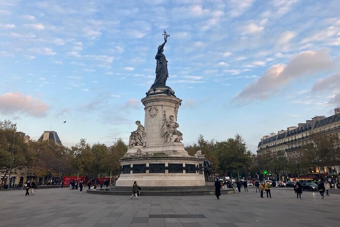 Paris Le Marais District Guided Walking Tour with Tastings - Key highlights you’ll actually feel on the walk