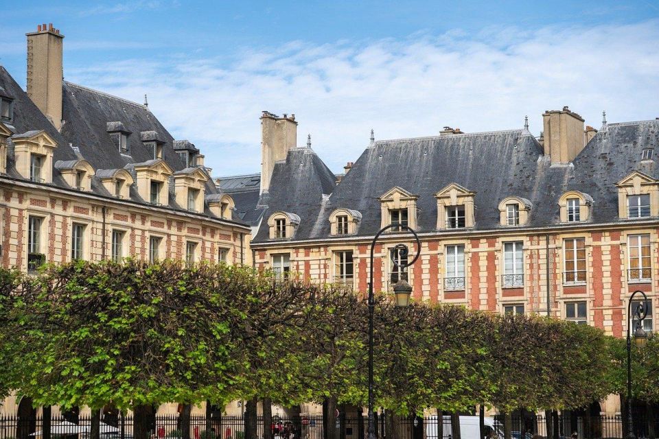 Paris: Le Marais Highlights Guided Small Group Walking Tour - Hôtel de Sens and Hôtel de Tournelles: royal stories you can sense in the stone