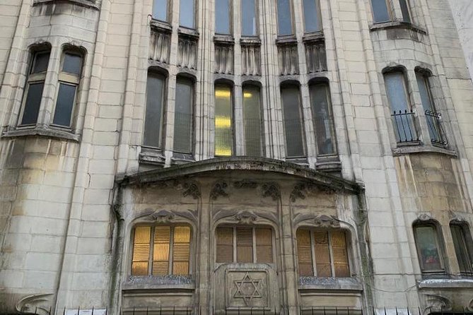 Paris Le Marais Historical Walking Tour with Wine and Cheese Tasting - Wine and Cheese at Le Bistrot de la Place: The Payoff