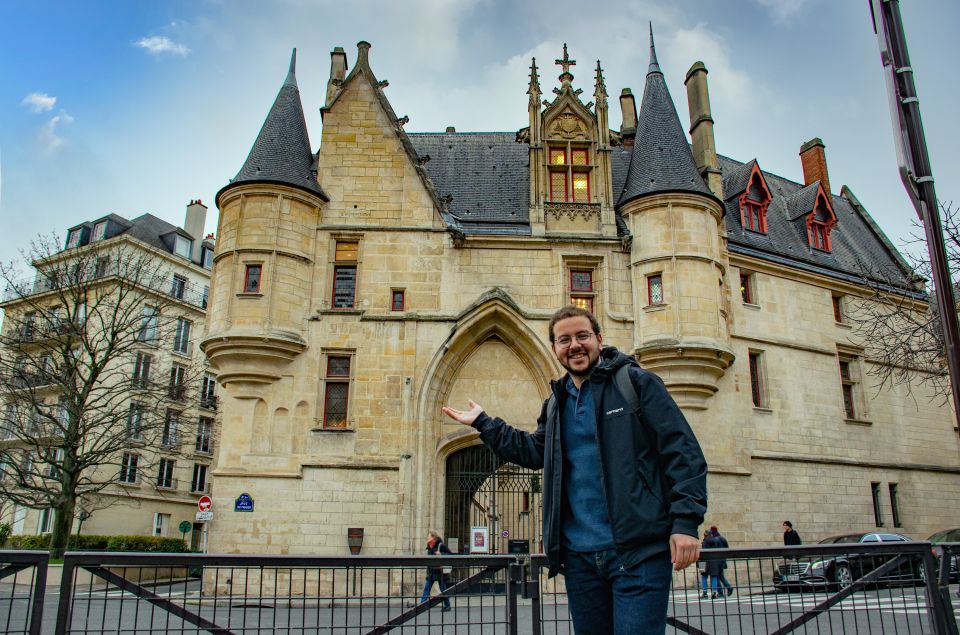 Paris Le Marais Walking Tour: Small Group Experience - Le Village Saint-Paul: where the neighborhood feels smaller