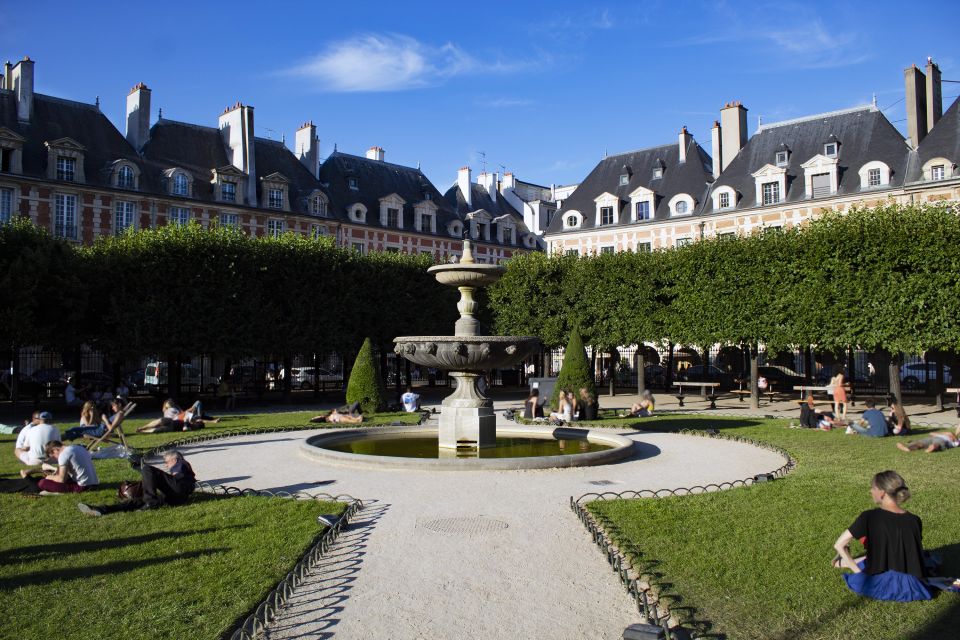 Paris Le Marais Walking Tour: Small Group Experience - Hôtel de Sens photo stop: the kind of Paris you don’t notice fast