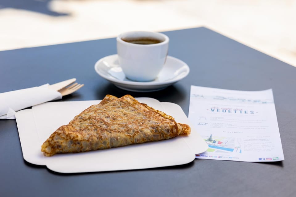Paris: Live Guided Cruise with Crepe and Soft Drink - The full route: Eiffel Tower to Île Saint-Louis and back