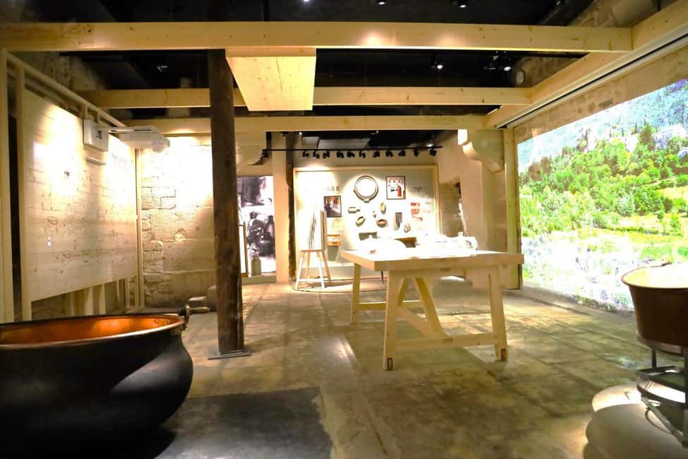 Paris: Living Cheese Museum Guided Tour with Cheese Tasting - Key things to know before you go