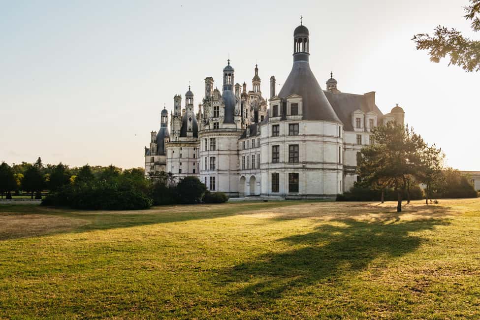 Paris: Loire Valley Chambord Castle, Wine Tasting & Lunch - How the Castle Visit Plays Out: Audio Guide, Photo Breaks, and Stairs