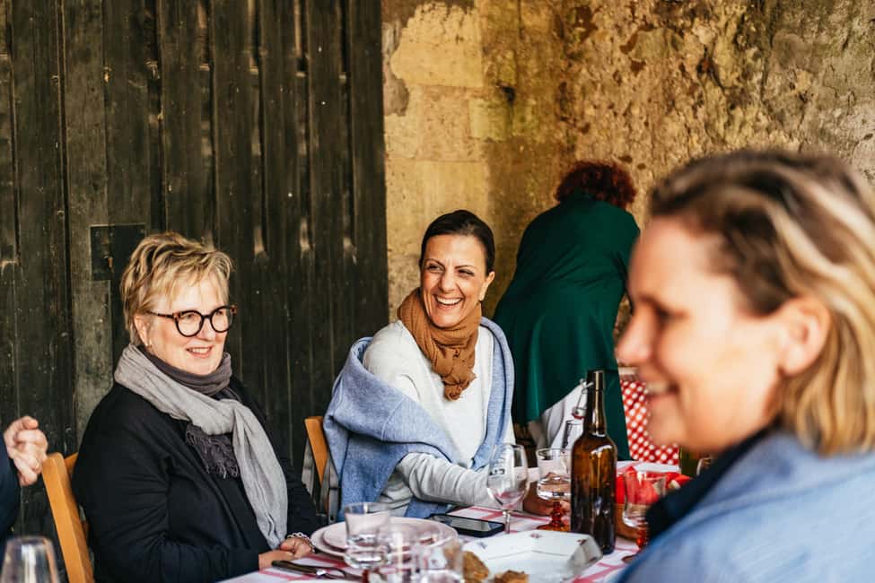 Paris: Loire Valley Chambord Castle, Wine Tasting & Lunch - Guides and the Human Touch: Why Lionel, Thomas, and Others Matter