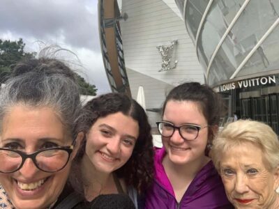 Paris: Louis Vuitton Foundation Exterior Tour with Entry - The 30–40 minute outdoor walk that makes the building click