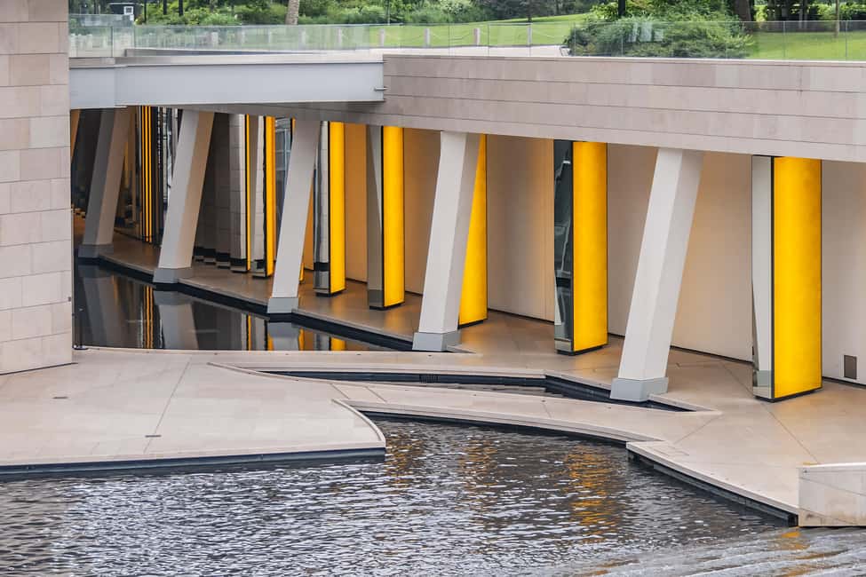 Paris: Louis Vuitton Foundation Exterior Tour with Entry - Who this tour fits best (and who might want a different style)