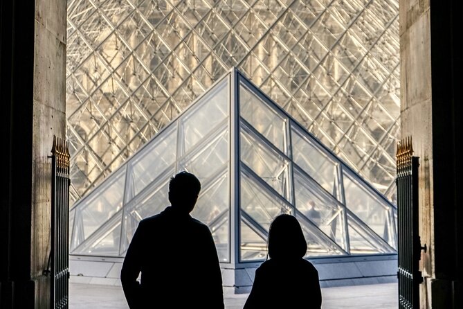 Paris Louvre Guided Tour To Mona Lisa - Ancient Egypt stops you with the Large Sphinx of Tanis