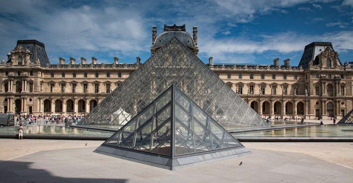 Paris: Louvre Masterpieces Private Tour with Reserved Entry - Skip-the-line and the no-large-bags rule