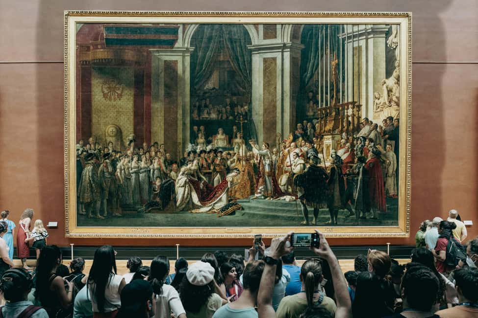 Paris: Louvre Museum Hosted Entry & Masterpieces Audio Guide - The Masterpieces audio guide app: what it does and what can trip you up