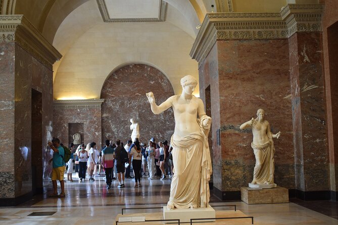 Paris Louvre Museum Private Guided Tour with Pre-Reserved Tickets - Stop at the Louvre Museum: the highlights route that makes sense