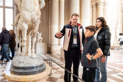 Paris: Louvre Private Family Tour for Kids + Reserved Entry - Getting to the meeting point near the Louis XIV statue