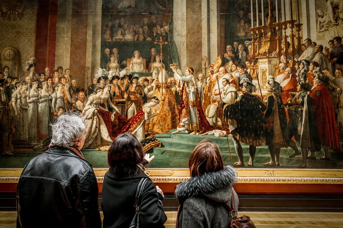 Paris Louvre PRIVATE TOUR with a Local Private Guide - Entering The Louvre Pyramid: Why the meeting spot matters