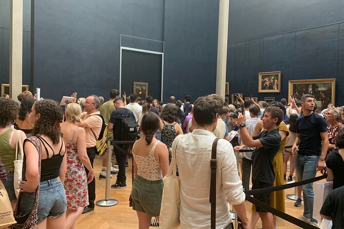 Paris Louvre Small Group Tour with Pre-Reserved Tickets - Meeting point logistics: where to start and what can go wrong
