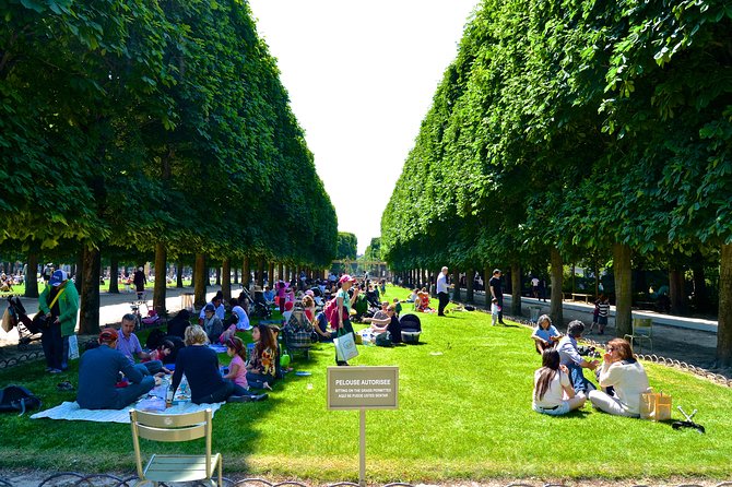 Paris Luxembourg Gardens Highlights Small-Group Walking Tour - Meeting point and timing: how to start smoothly