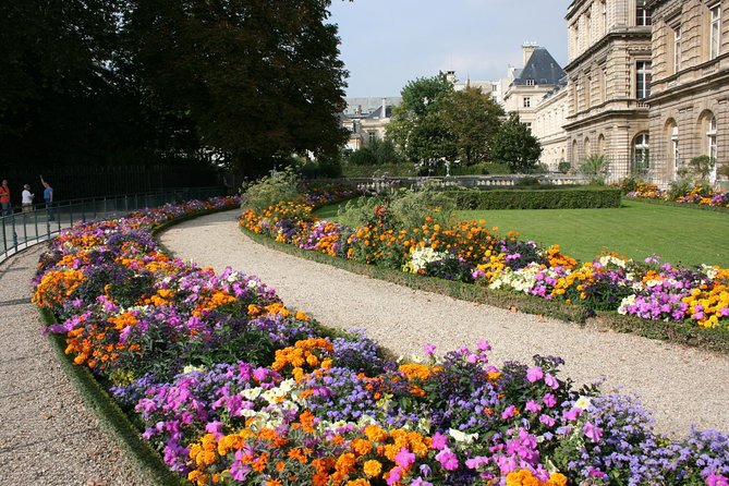 Paris Luxembourg Gardens Highlights Small-Group Walking Tour - What your guide helps you notice (hedges, statues, and garden design)