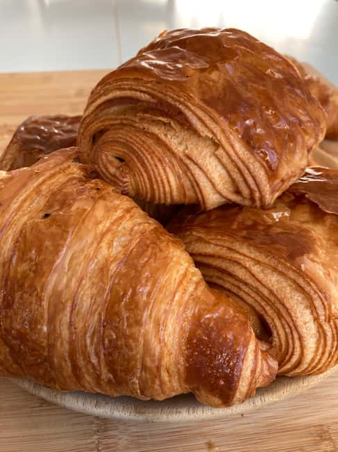 Paris: Macaron, Croissant or Pastry Class with a French Chef - Location + timing: pairing the class with Montmartre