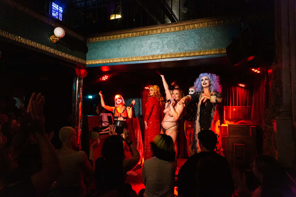 Paris : Madame Arthur Cabaret Show & Club Entry Ticket - Thursday to Saturday: the evening timeline that keeps you moving