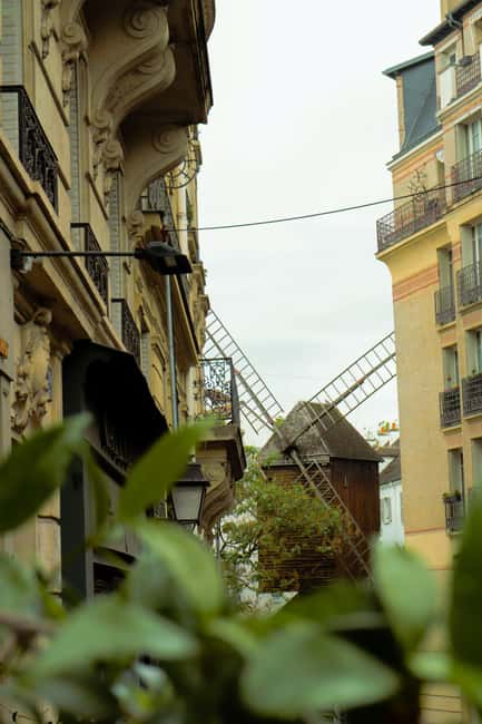 Paris: Magical Montmartre, without the crowds. Small group - Moulin de la Galette and Place du Tertre: Where Art Became a Lifestyle