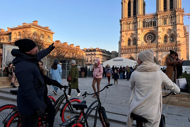 Paris Main Sights Bike Tour - Île de la Cité and Notre-Dame: quick views of the old heart