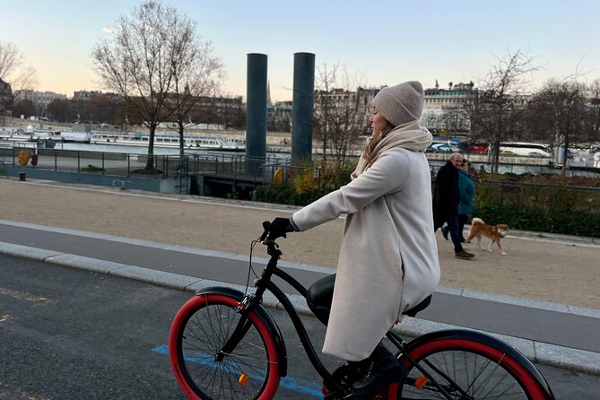 Paris Main Sights Bike Tour - First 30 minutes at XL Tour: safety practice before sightseeing