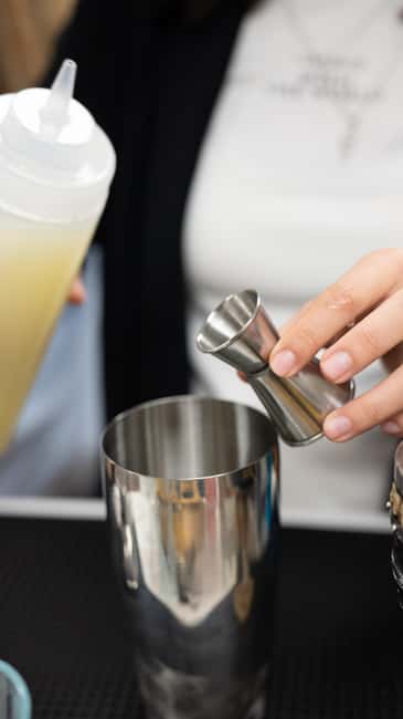 Paris: Mixology Workshops - Finding the Green Door by France Assos Santé (and Getting Help)