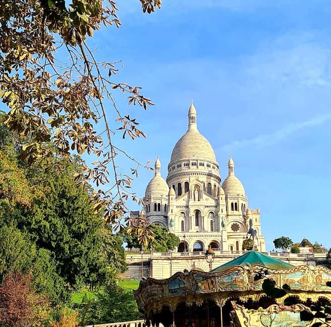 Paris: Montmartre Drawing tour with a local artist - Meeting Point at Line 12: Easy Start, Clear Arrival