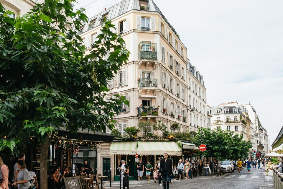 Paris: Montmartre Food and Wine Guided Tour - Oysters, seafood, and French wine that make sense with your food