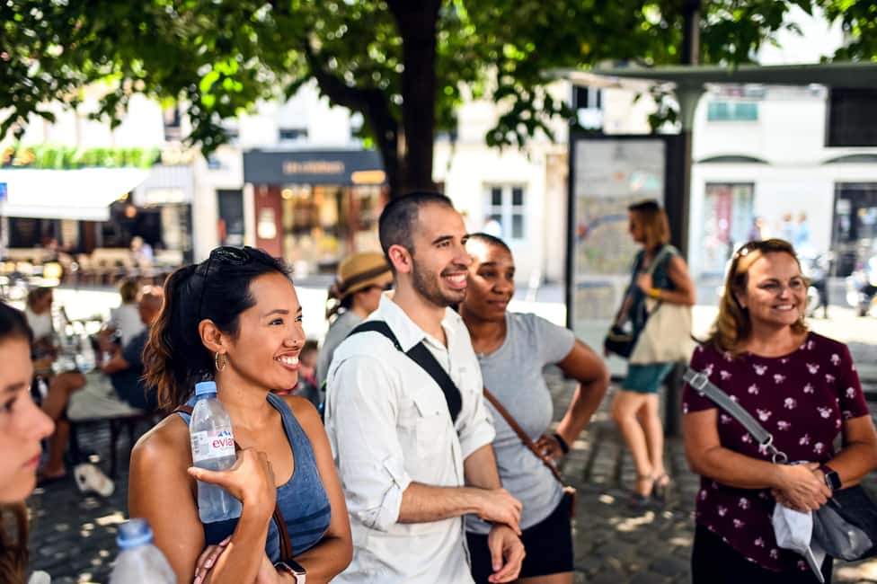 Paris: Montmartre Food Tasting Walking Tour with Secret Dish - How Much Food You’ll Get (And What to Wear)