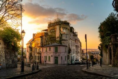Paris: Montmartre Hidden Gems and Highlights Walking Tour - From the I Love You Wall to Montmartre’s Art Street Style
