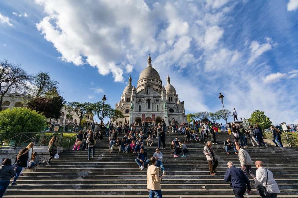 Paris: Montmartre hidden gems walking Tour with Local Guide - Place du Tertre: The Artist Village Atmosphere with Real Context