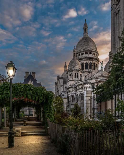 Paris: Montmartre hidden gems walking Tour with Local Guide - Pink House, Vineyards, and the Small Details That Make Streets Feel Real