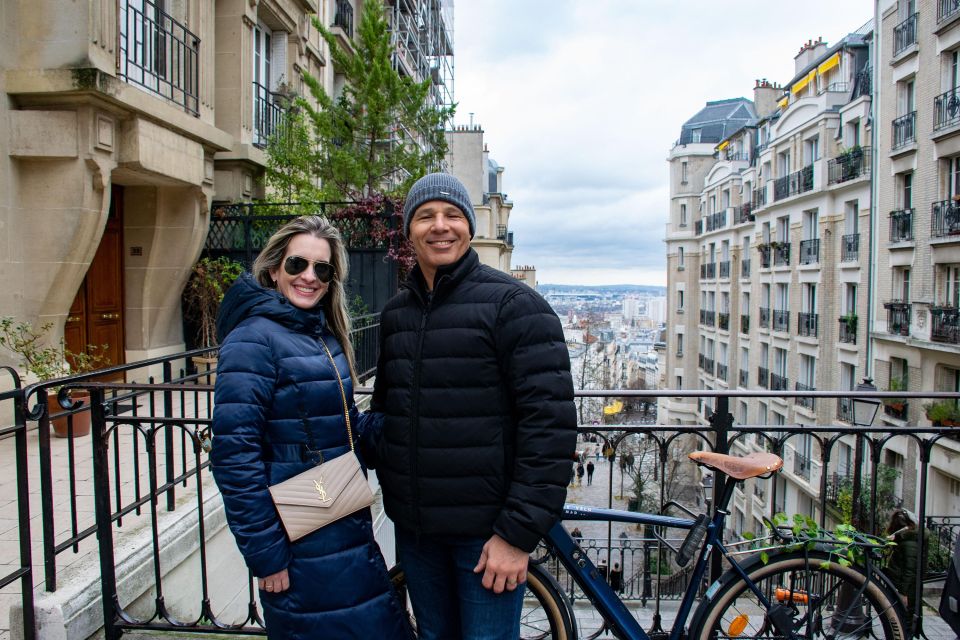 Paris Montmartre Highlights Walking Tour - Small Group - Moulin Rouge, Rue Lepic, and the cabaret-to-romance storyline
