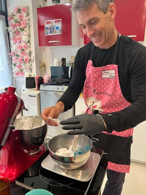 Paris: Montmartre Macaron Baking Workshop - Piping, templates, and designs: making your macarons look like you