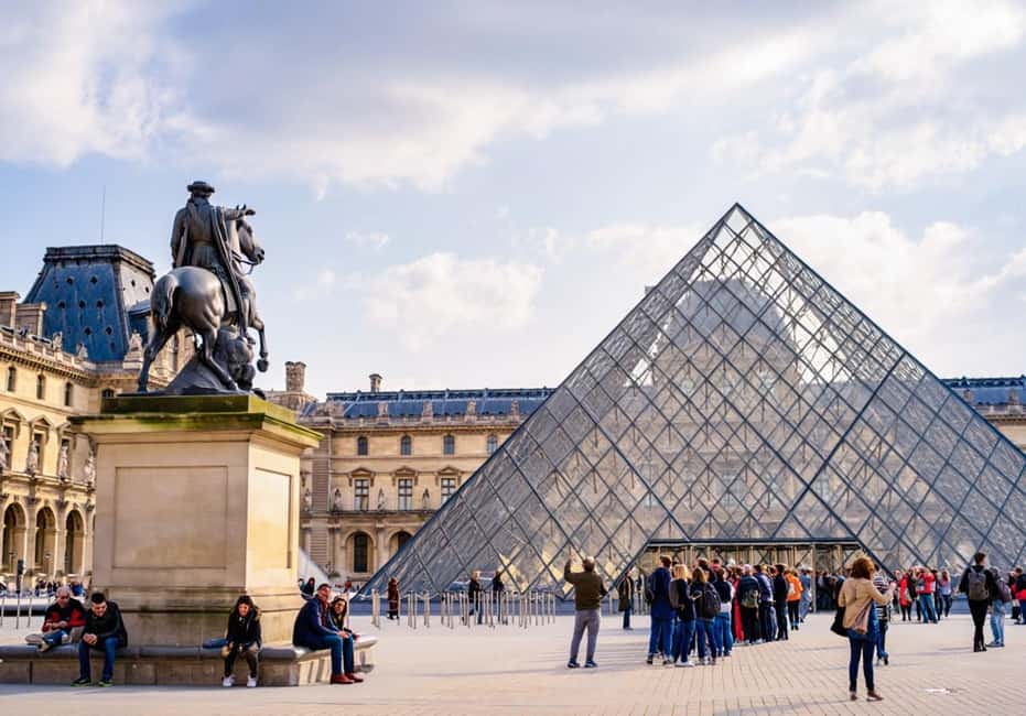Paris: Montmartre, Notre-Dame, & Louvre Tour with Cruise - Who this tour is best for