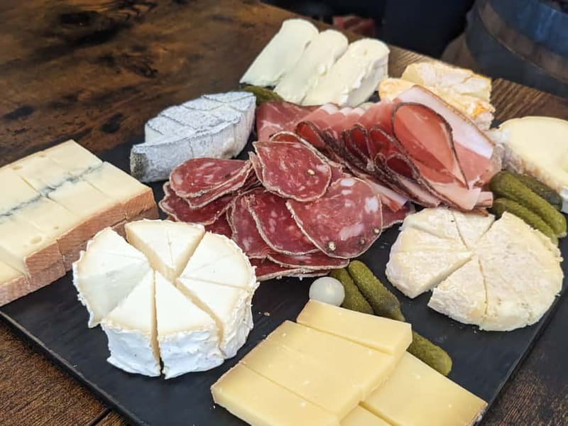 Paris: Montmartre/Pigalle Foodie Tour with Tastings - The walking rhythm: multiple addresses, not one long sit-down