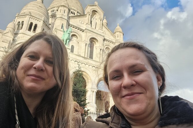 Paris (Montmartre) Scavenger Hunt and Sights Self-Guided Tour - Photo tasks and questions: the fun part that actually teaches