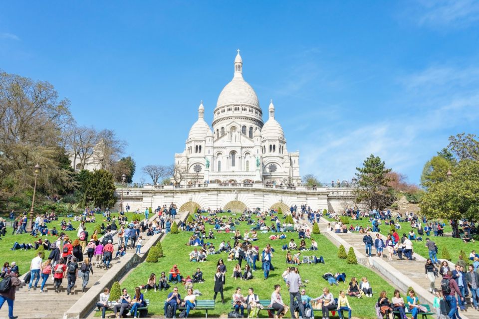Paris: Montmartre Small Group Guided Walking Tour - Le Bateau-Lavoir: the art space behind the fame